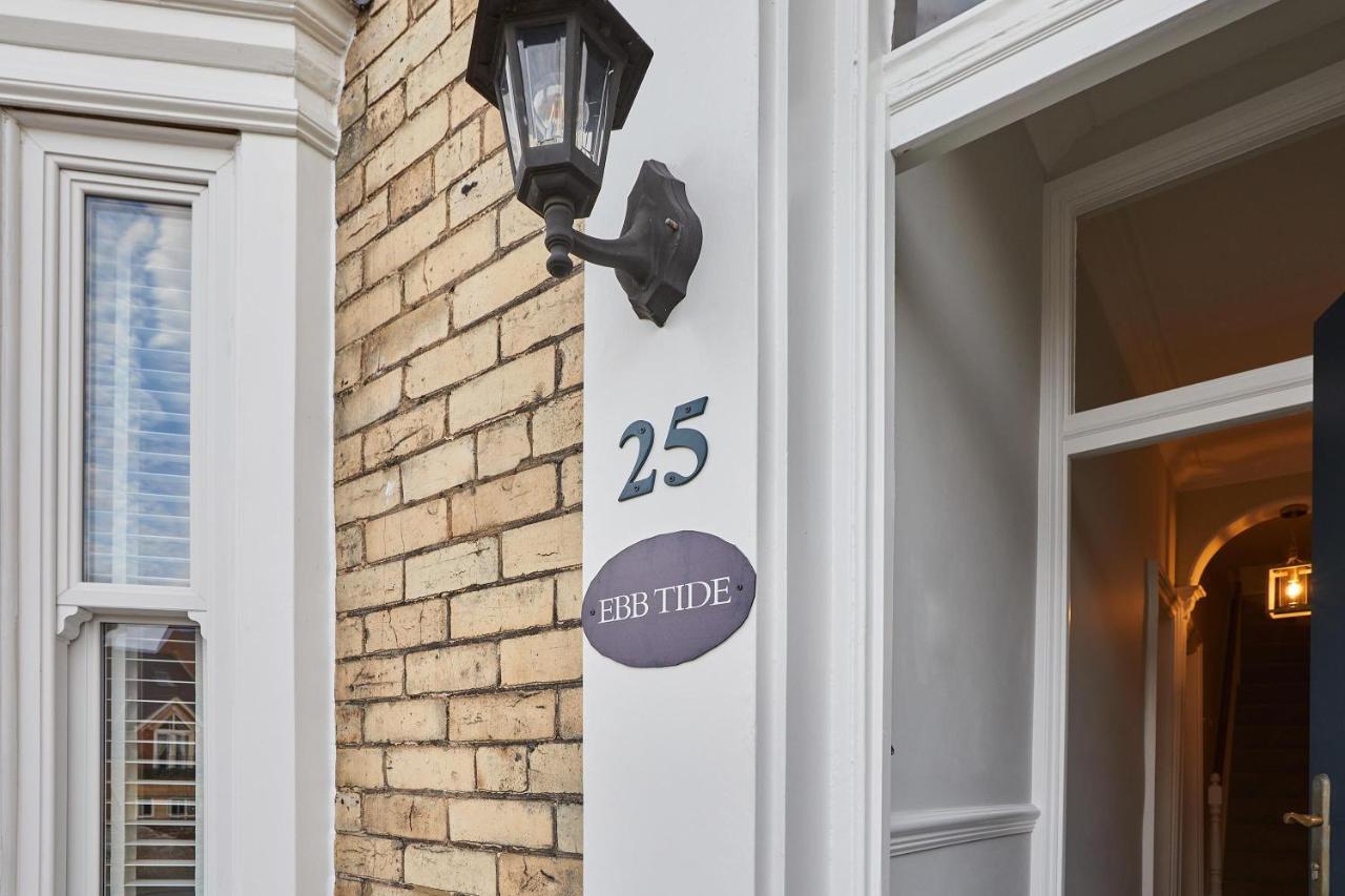 Host & Stay - Ebb Tide Whitby Bagian luar foto